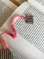 Lesezeichen bestickt Cute But Scorpio