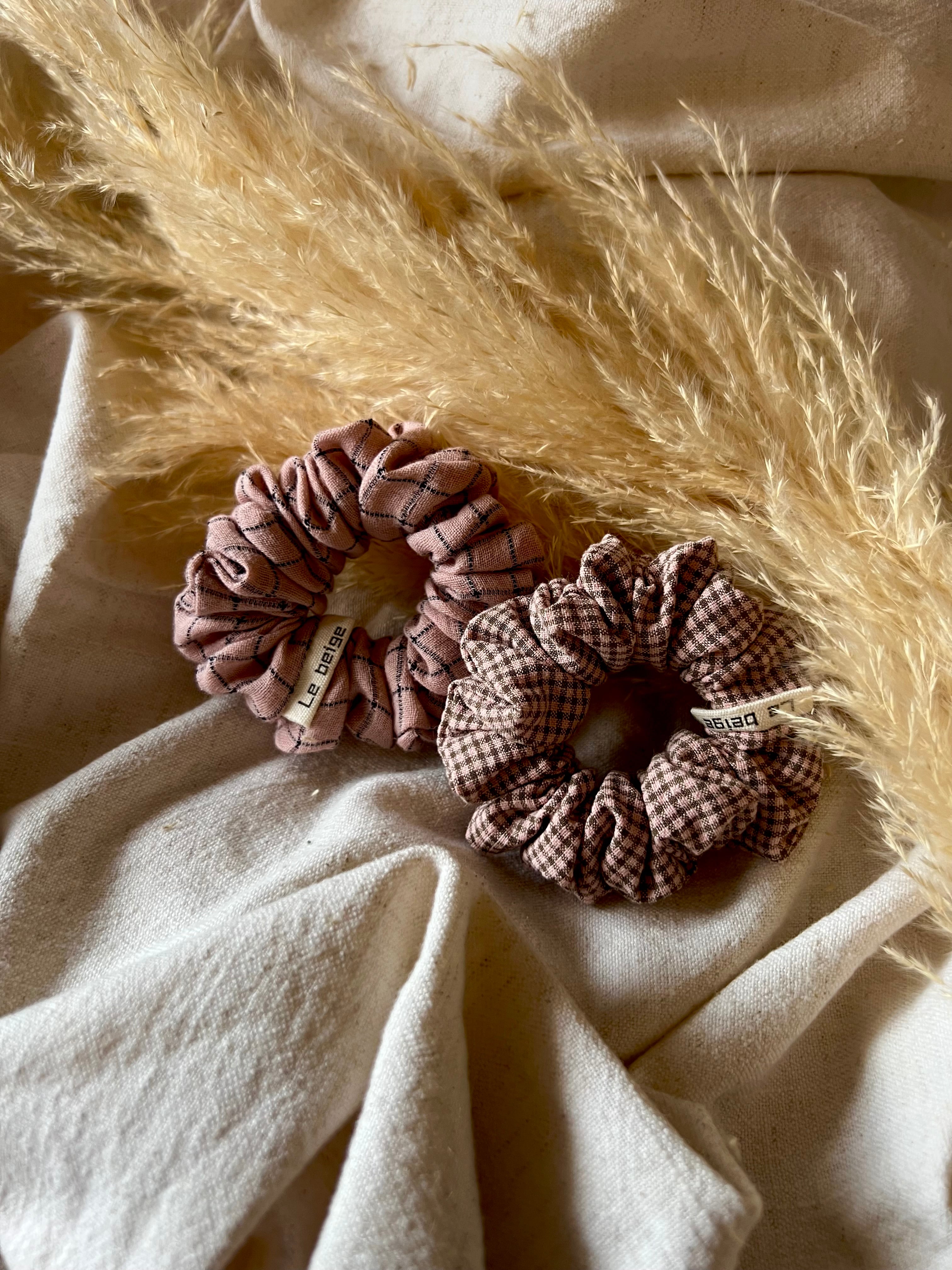 Rue Des Poètes et Le Rose Sauvage