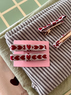 Amour d’Enfance – Lot de 2 Barrettes Cœur Rouge en Tissu | Accessoire Cheveux Fille & Femme